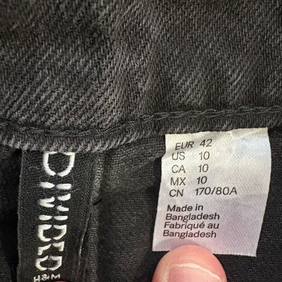 • H&M Denim • - Picture 3 of 3